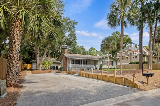 10 Myrtle Ln, Hilton Head Island, SC 29928