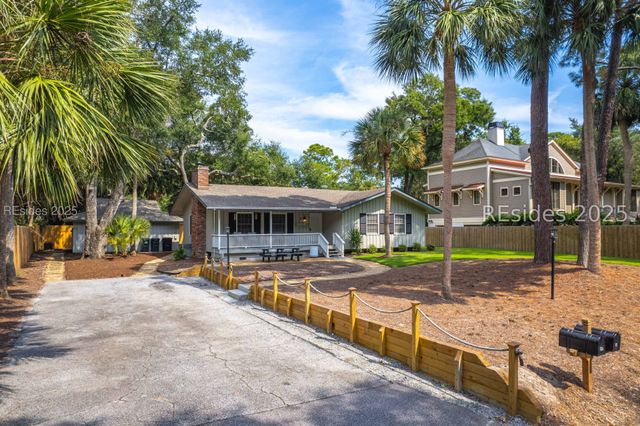 10 Myrtle Ln, Hilton Head Island, SC 29928