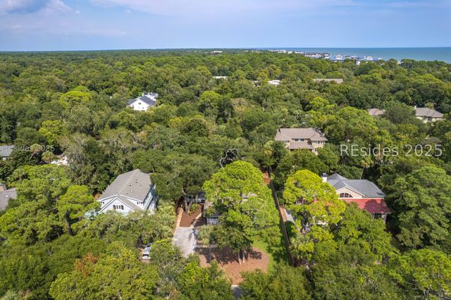 10 Myrtle Ln, Hilton Head Island, SC 29928