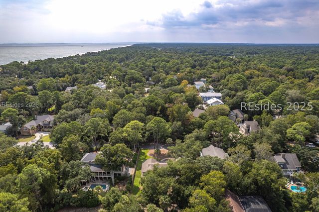 10 Myrtle Ln, Hilton Head Island, SC 29928