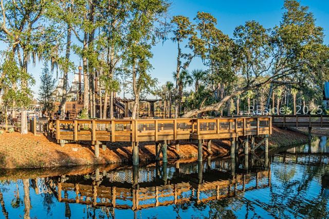 10 Myrtle Ln, Hilton Head Island, SC 29928