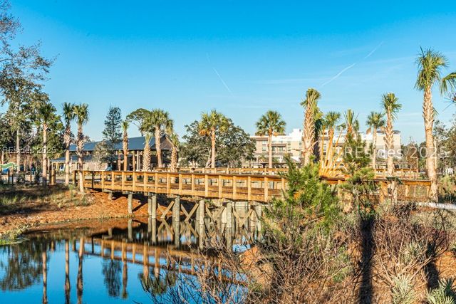 10 Myrtle Ln, Hilton Head Island, SC 29928