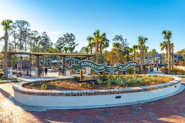 10 Myrtle Ln, Hilton Head Island, SC 29928