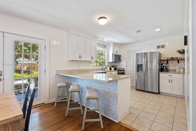 10 Myrtle Ln, Hilton Head Island, SC 29928