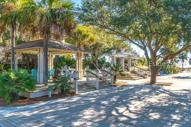 10 Myrtle Ln, Hilton Head Island, SC 29928