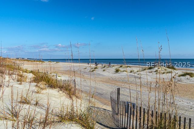 10 Myrtle Ln, Hilton Head Island, SC 29928