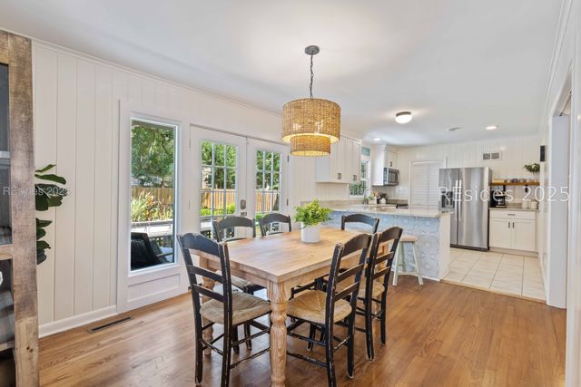 10 Myrtle Ln, Hilton Head Island, SC 29928