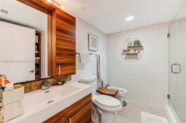 5900 Collins Ave 402, Miami Beach, FL 33140