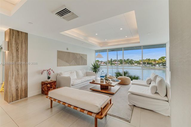 5900 Collins Ave 402, Miami Beach, FL 33140