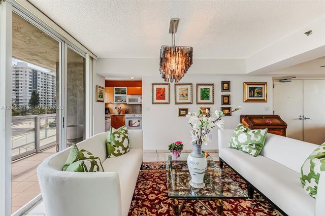 5900 Collins Ave 402, Miami Beach, FL 33140