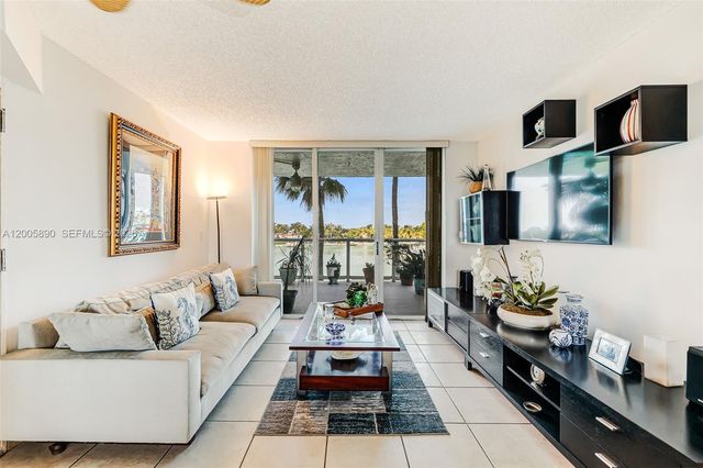 5900 Collins Ave 402, Miami Beach, FL 33140