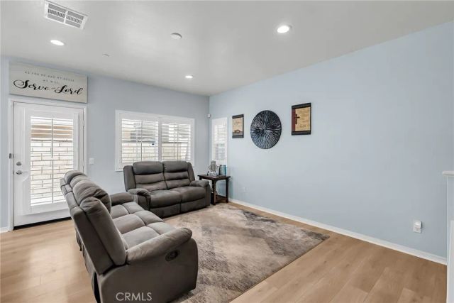 16064 Symphony Lane, Fontana, CA 92336