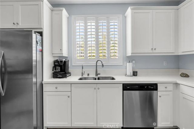 16064 Symphony Lane, Fontana, CA 92336
