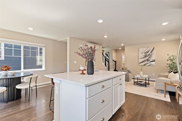 6724 34th Avenue SW, Seattle, WA 98126