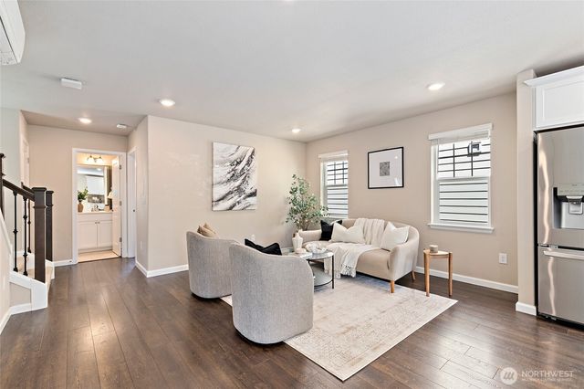 6724 34th Avenue SW, Seattle, WA 98126