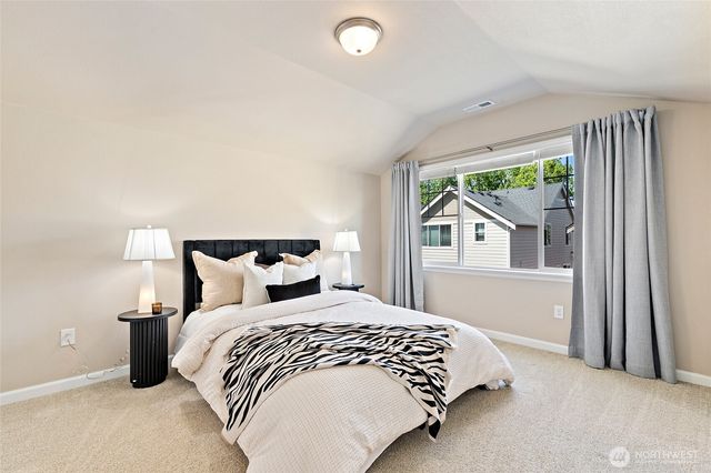 6724 34th Avenue SW, Seattle, WA 98126