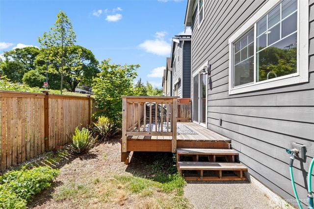 6724 34th Avenue SW, Seattle, WA 98126