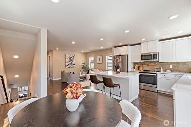 6724 34th Avenue SW, Seattle, WA 98126