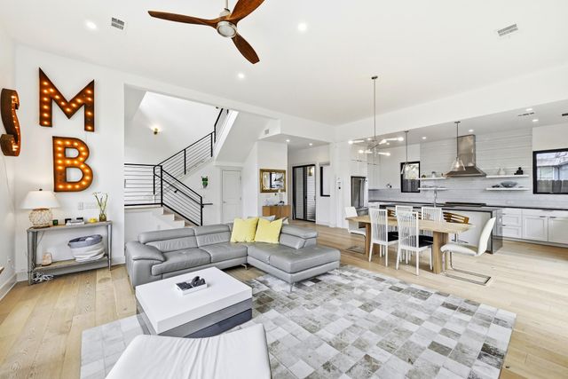 2106 Allwood DR D, Austin, TX 78704