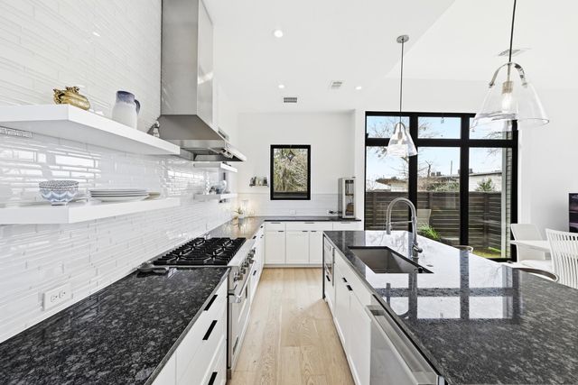 2106 Allwood DR D, Austin, TX 78704