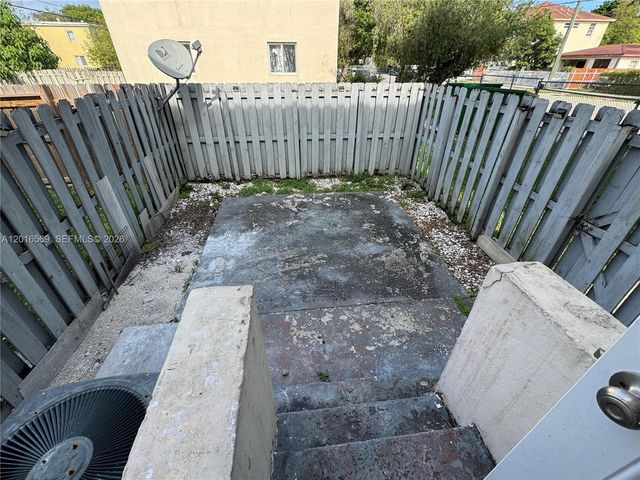 8301 NW 5th Ave 8301, Miami, FL 33150