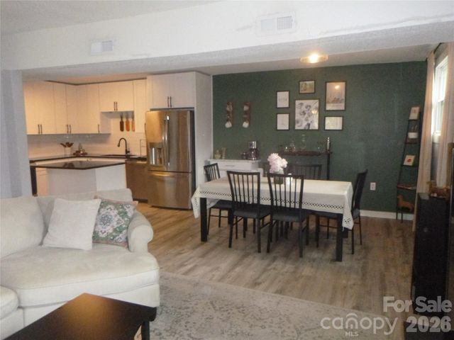 5662 Coulee Place, Charlotte, NC 28217