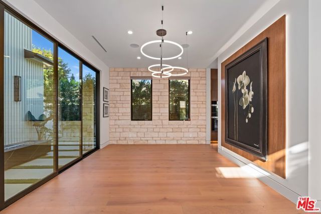 4708 Noble Avenue, Sherman Oaks, CA 91403