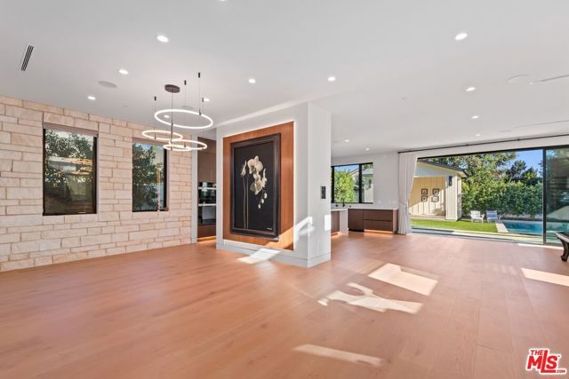 4708 Noble Avenue, Sherman Oaks, CA 91403