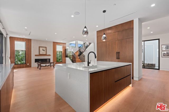 4708 Noble Avenue, Sherman Oaks, CA 91403