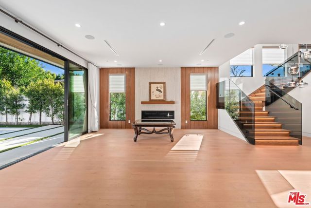 4708 Noble Avenue, Sherman Oaks, CA 91403