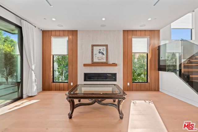 4708 Noble Avenue, Sherman Oaks, CA 91403