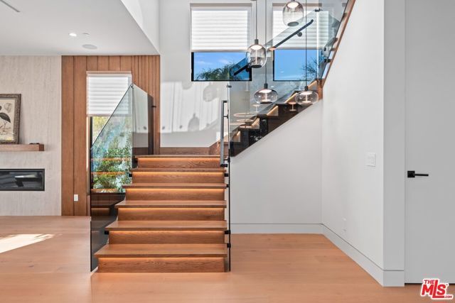 4708 Noble Avenue, Sherman Oaks, CA 91403