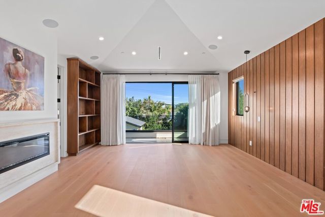 4708 Noble Avenue, Sherman Oaks, CA 91403