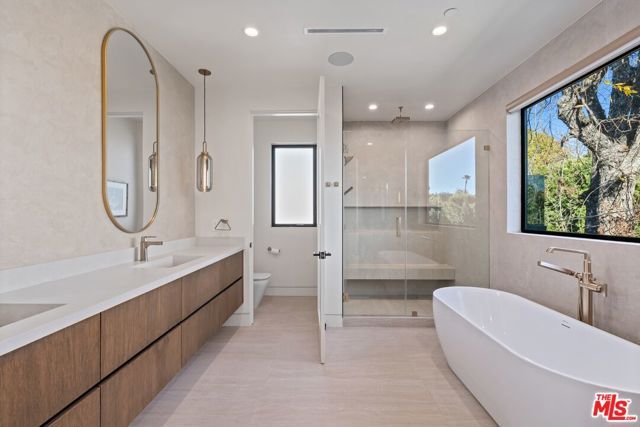 4708 Noble Avenue, Sherman Oaks, CA 91403