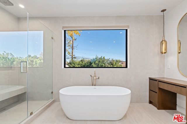 4708 Noble Avenue, Sherman Oaks, CA 91403