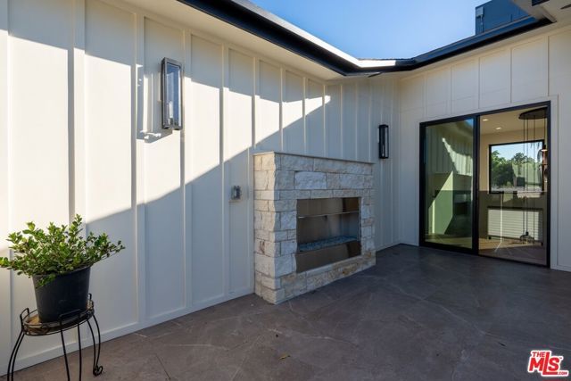 4708 Noble Avenue, Sherman Oaks, CA 91403