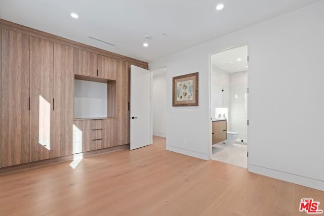 4708 Noble Avenue, Sherman Oaks, CA 91403