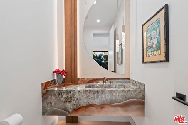 4708 Noble Avenue, Sherman Oaks, CA 91403