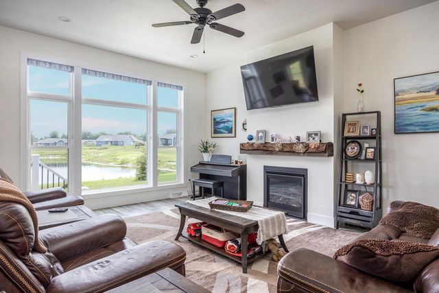 1712 ADDIE PARKWAY, Oshkosh, WI 54904