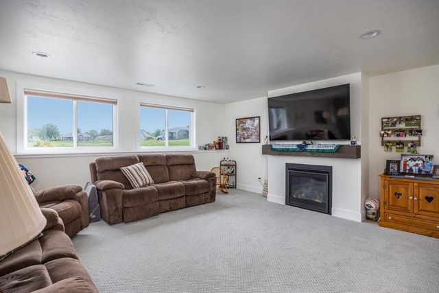 1712 ADDIE PARKWAY, Oshkosh, WI 54904