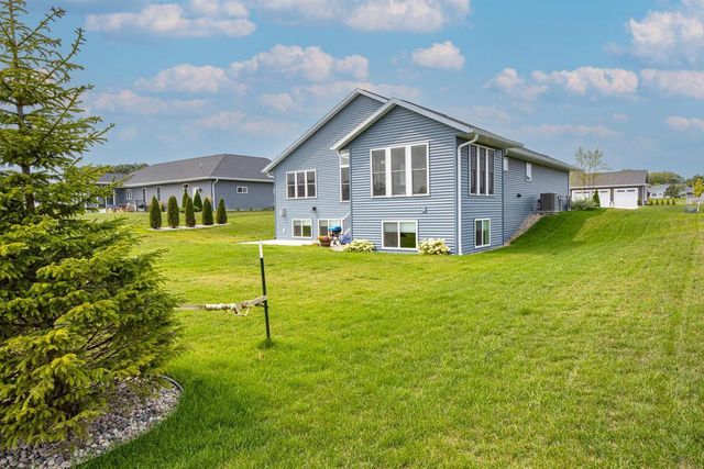 1712 ADDIE PARKWAY, Oshkosh, WI 54904