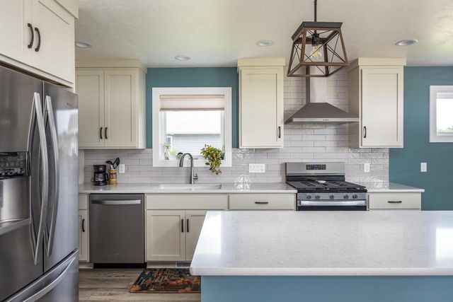 1712 ADDIE PARKWAY, Oshkosh, WI 54904