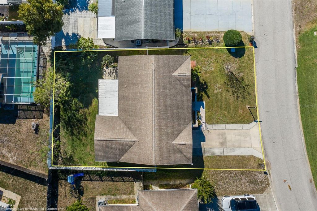 Image 37 of property listing at 10328 HOLLY DRIVE, Port Richey, FL 34668