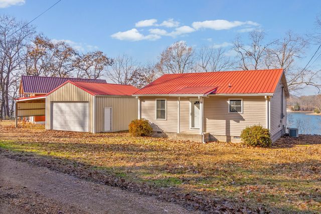 359 Riverview Dr, Dover, TN 37058