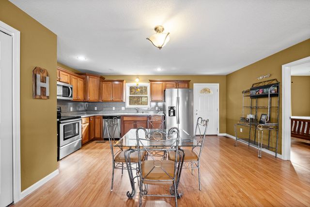 359 Riverview Dr, Dover, TN 37058