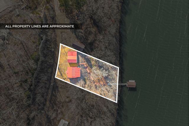 359 Riverview Dr, Dover, TN 37058