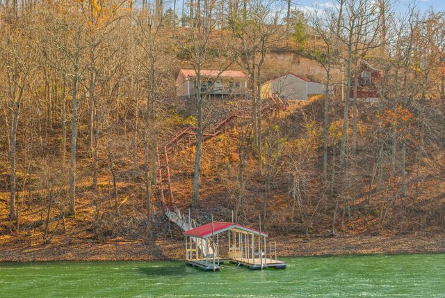 359 Riverview Dr, Dover, TN 37058