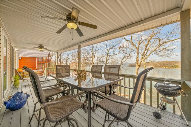 359 Riverview Dr, Dover, TN 37058