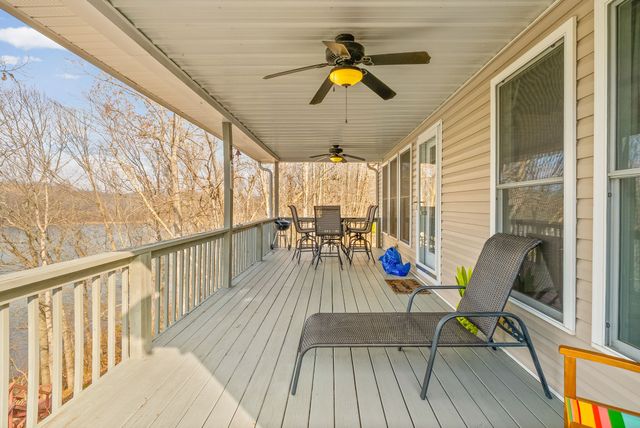 359 Riverview Dr, Dover, TN 37058