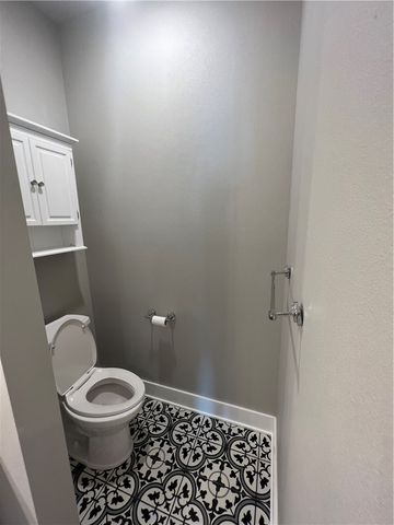 1390 S Duncan Avenue, Fayetteville, AR 72701